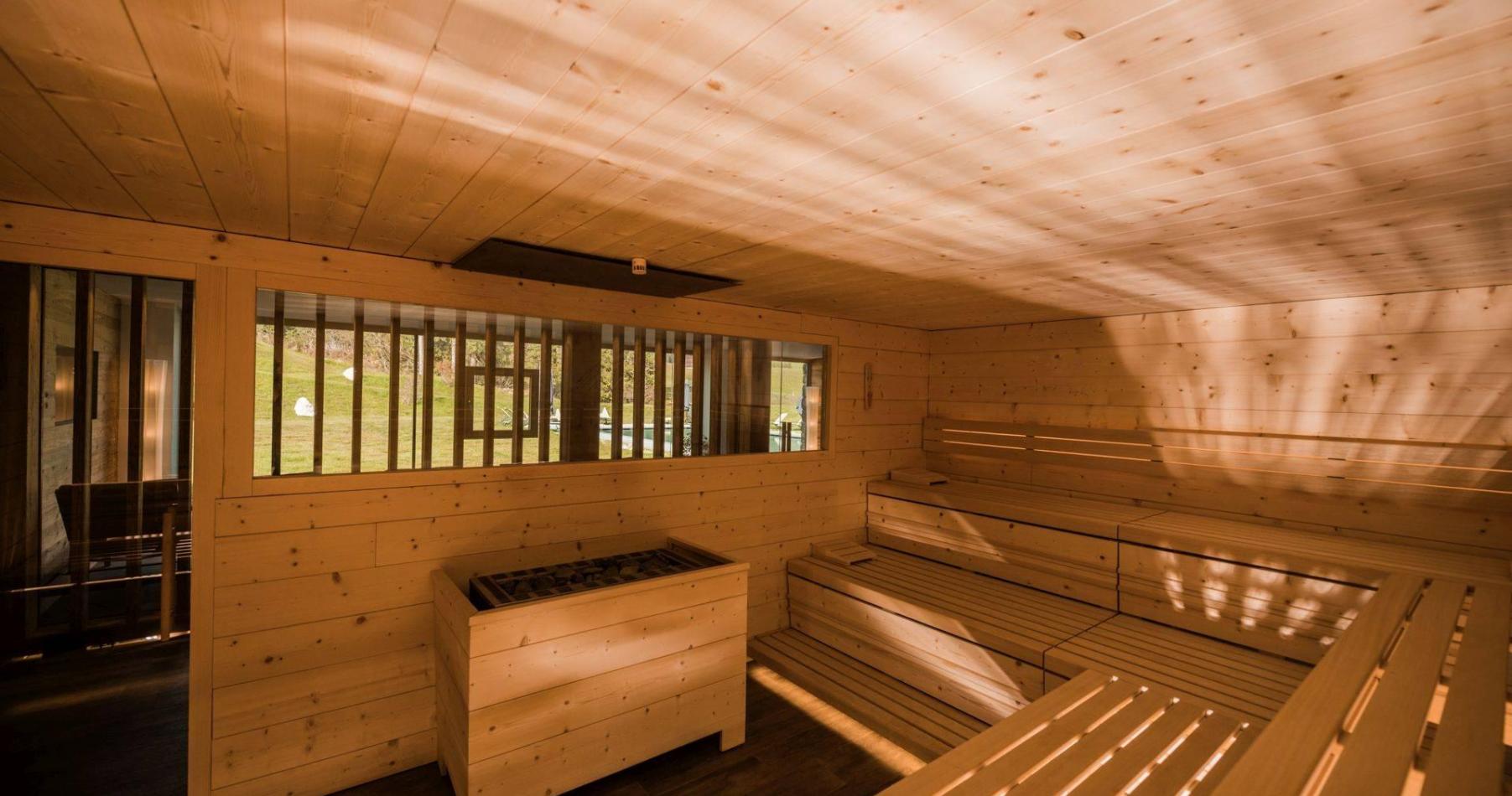 with Sauna world in the Dolomites - Sporthotel Floralpina